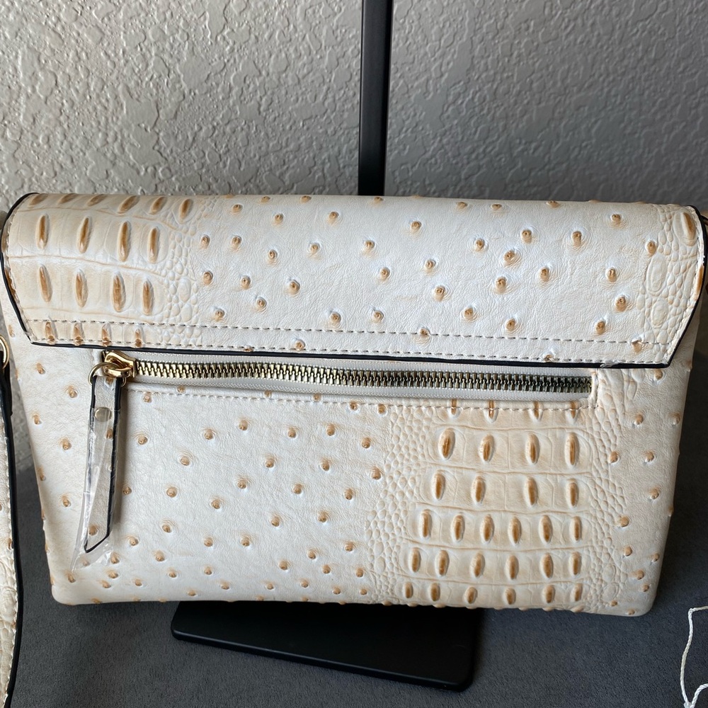 Le Miel Vegan Ostrich Embossed Crossbody Bag Ivory Gold Hardware NWT - Picture 3 of 12